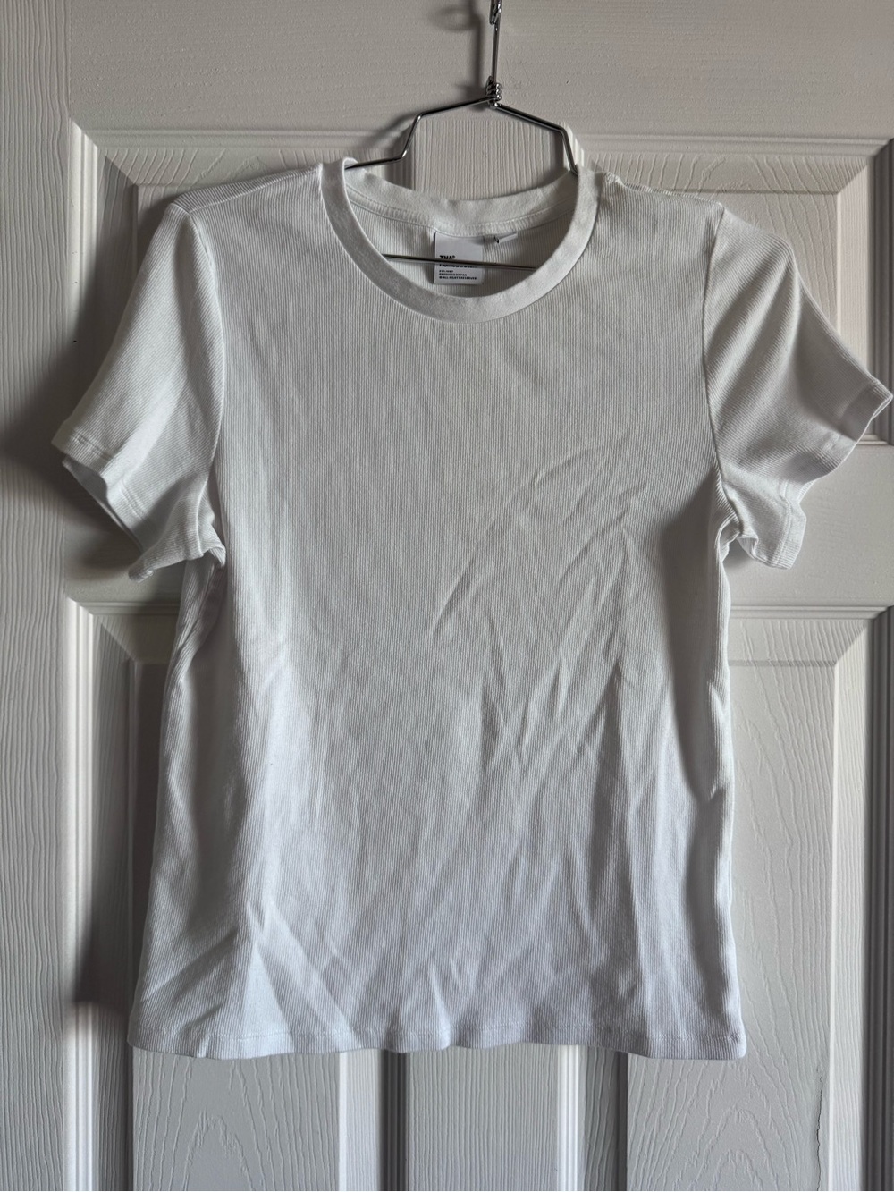 TNA/Aritzia Homestretch Rib Tune T Shirt. Size XL